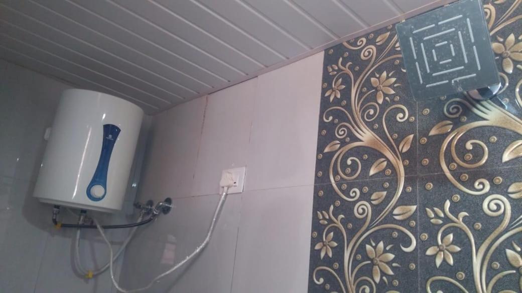 Vinee'S Kitchen And Motel Koynanagar Экстерьер фото
